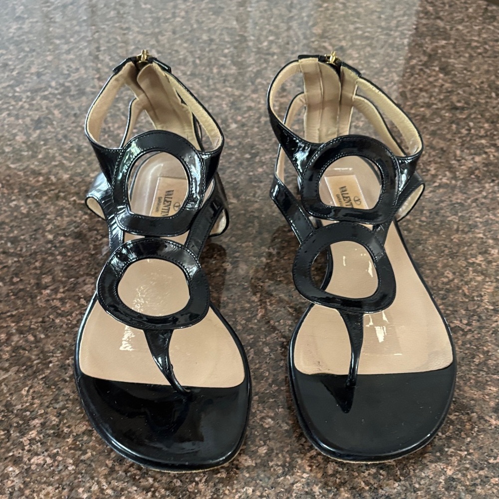 Valentino Garavani Black Patent Leather Ring-Detail Sandals